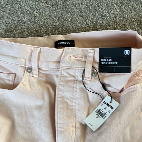 Express Mom Jean - Picture 3 of 3